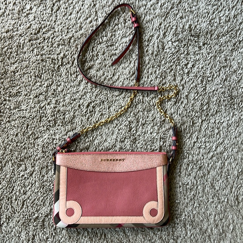 Burberry Peyton Clutch in Leather Patchwork